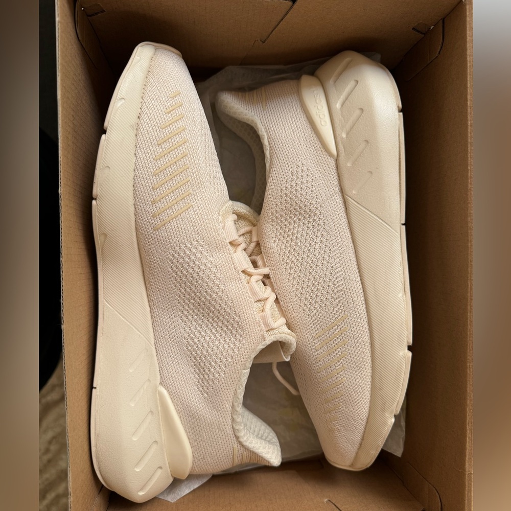 Adidas Swift Run